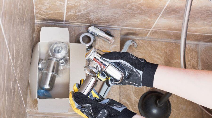 Professional gutter cleaning in Carson, IA